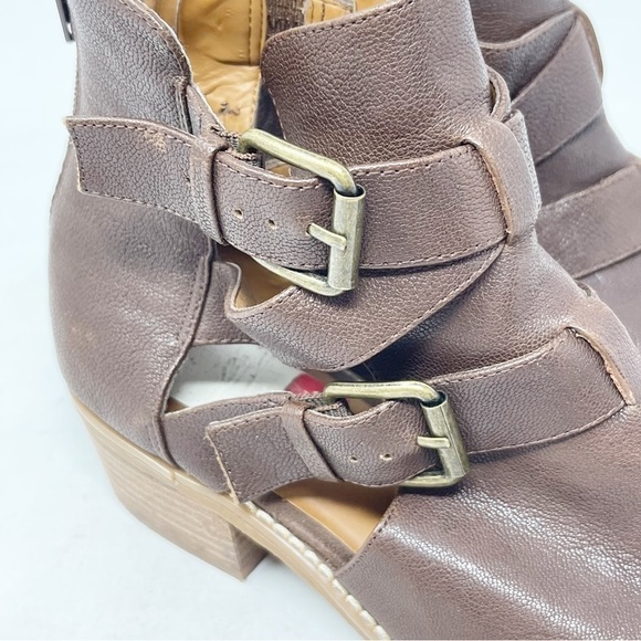 NINE WEST Women’s Brown Leather WATERLOO Buckle Closure Open Side Booties 8.5 - Picture 4 of 12